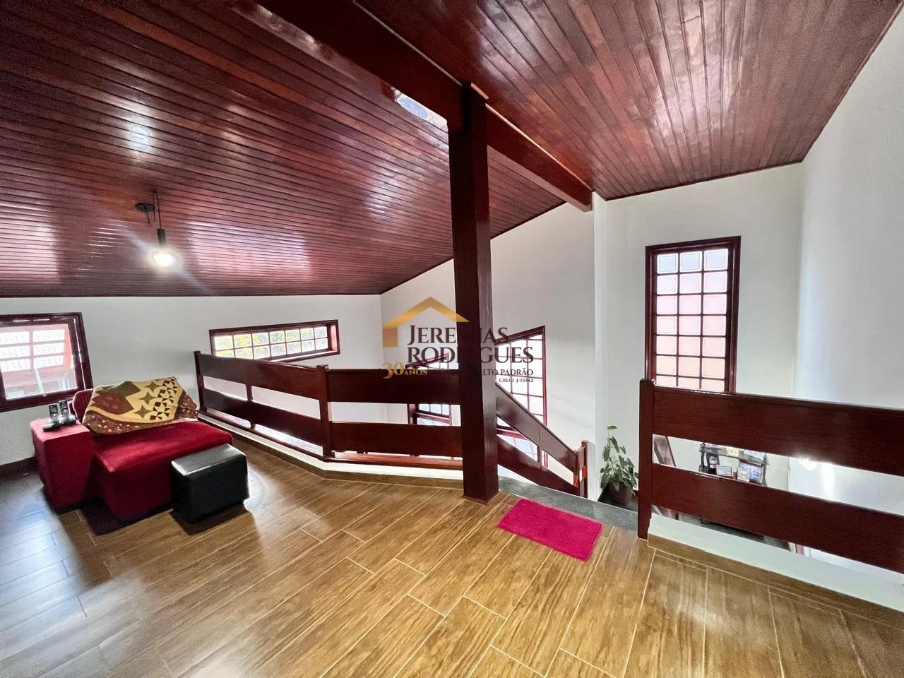 Casa à venda no bairro Jardim Residencial Doutor Lessa em Pindamonhangaba/SP.