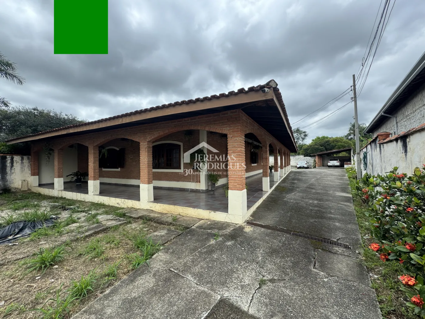 Área com imóvel residencial para venda no bairro Crispim em Pindamonhangaba/SP