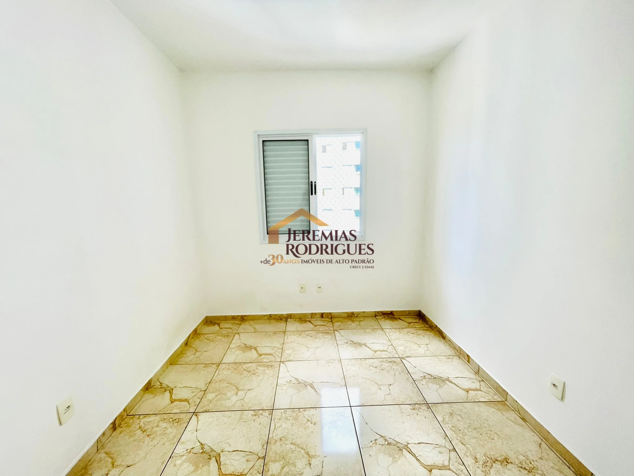 Apartamento para locação no Edifício Itacaré em Taubaté/SP.