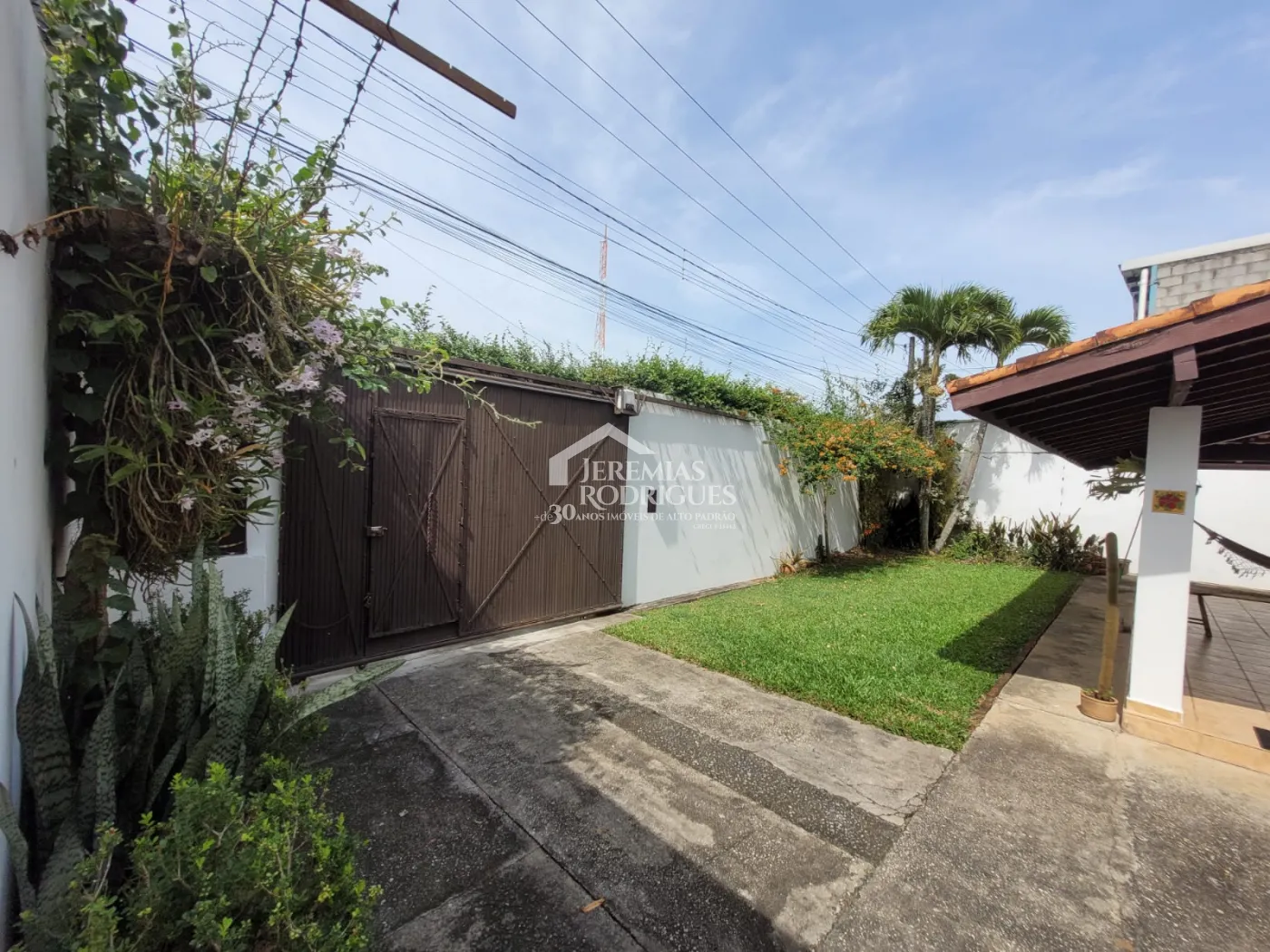 Casa com 3 dormitórios - Nossa Senhora do Perpétuo Socorro - Pindamonhangaba/SP