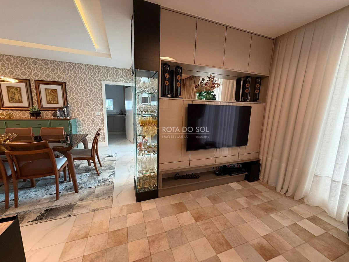 Apartamento Mobiliado 4 Suítes à Venda Meia Praia Itapema SC