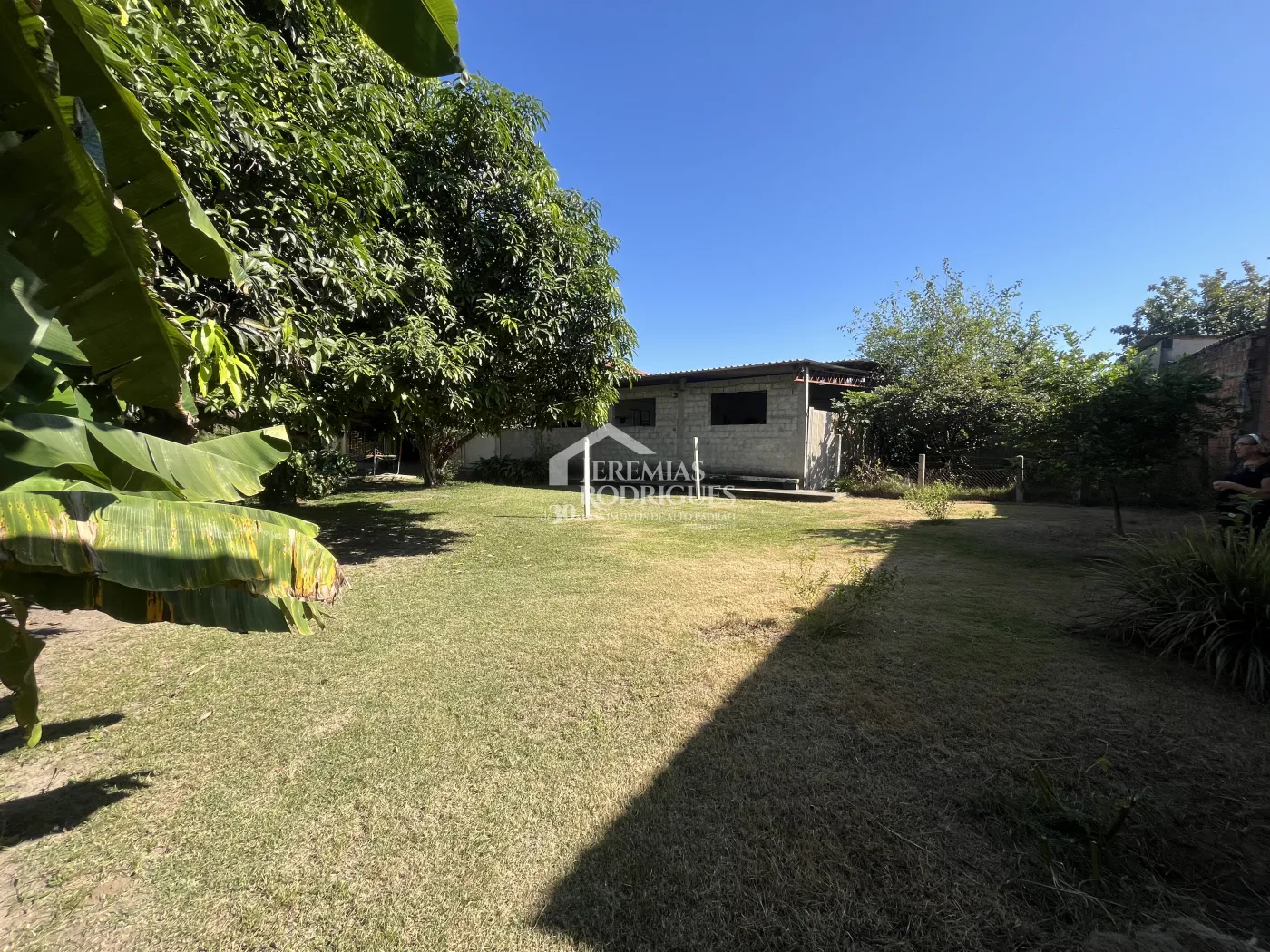 Terreno com 1.800 m² no bairro Campo Alegre em Pindamonhangaba/SP.