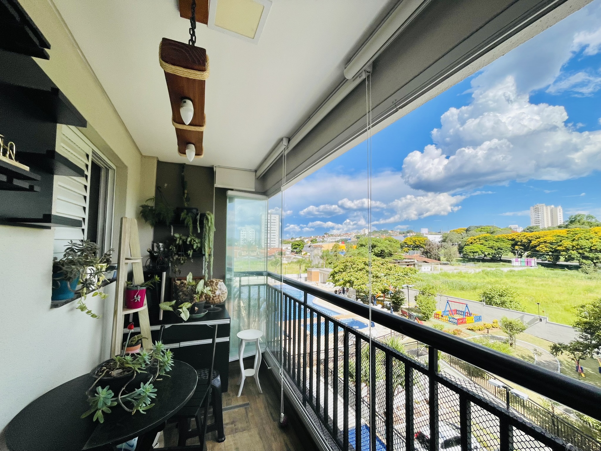 Apartamento à venda com 3 dormitórios, 82 m² no Condomínio Cyan em Taubaté/SP. 