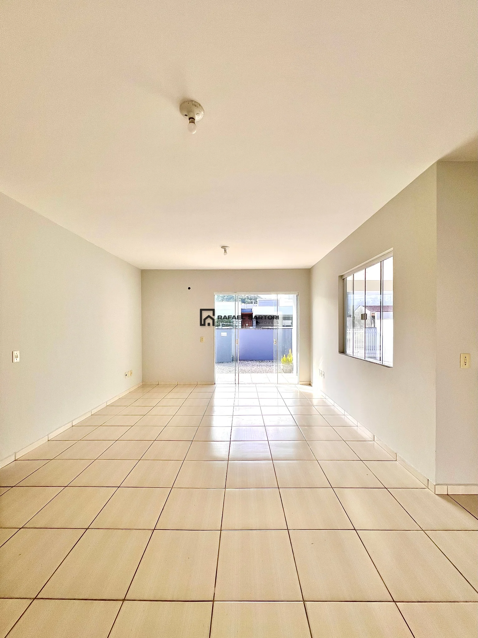 CASA COM 03 QUARTOS NO AMIZADE — foto 4