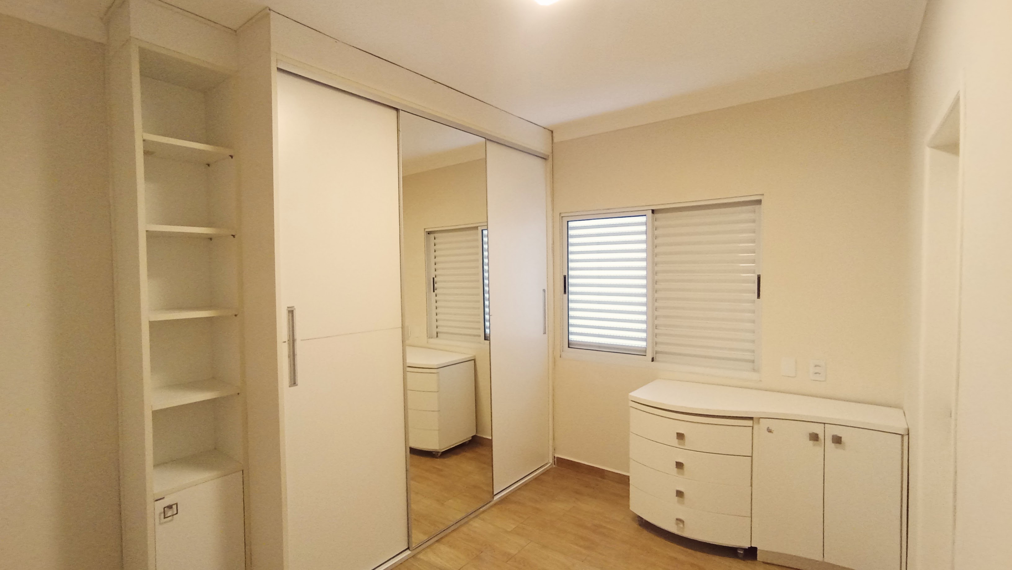 Casa para locação com 3 suítes no Condomínio Campos do Conde II - Chambord em Tremembé/SP.