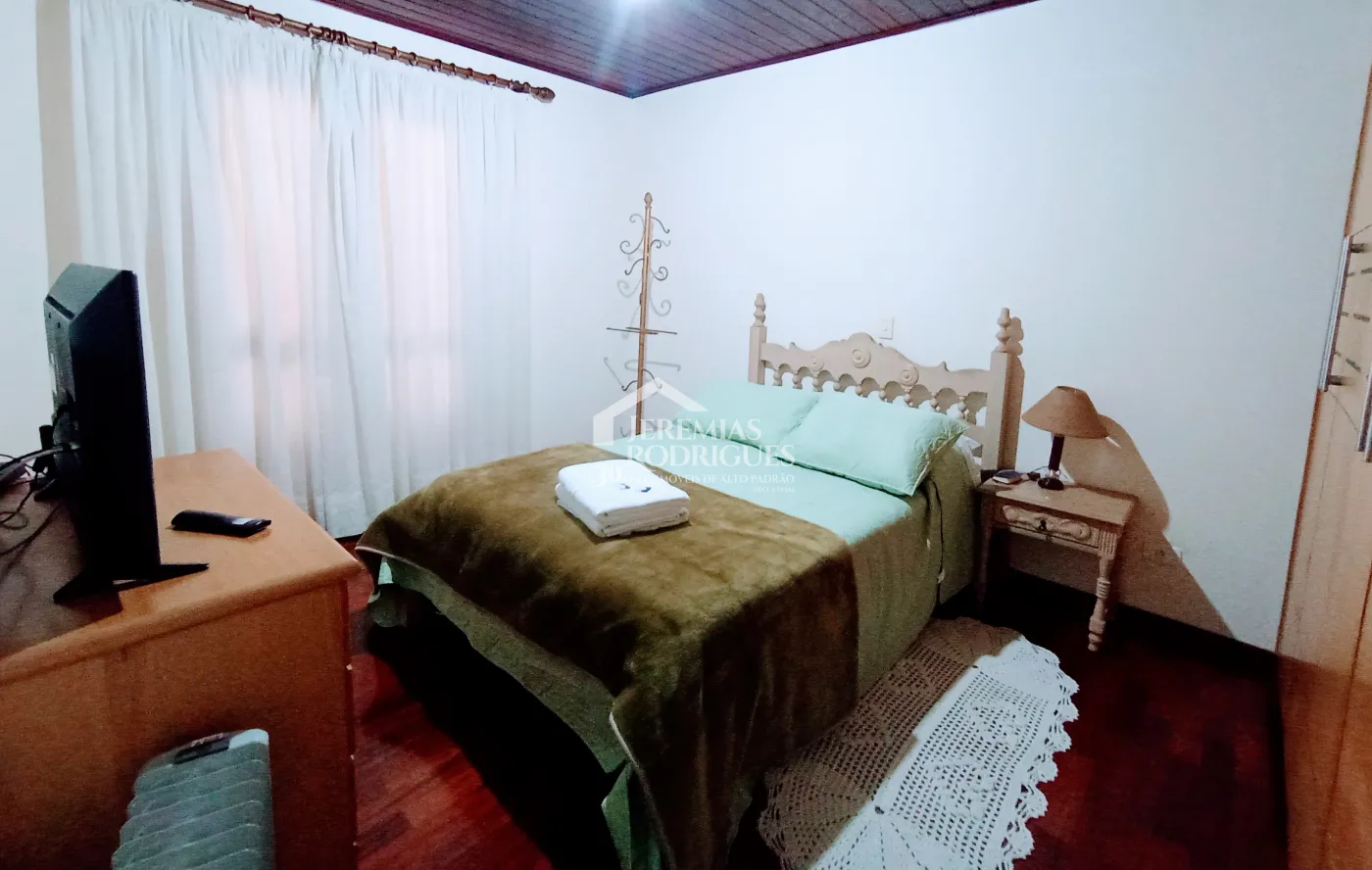 Apartamento para venda com 4 dormitórios no Edifício Solar Bela Vista em Campos do Jordão/SP