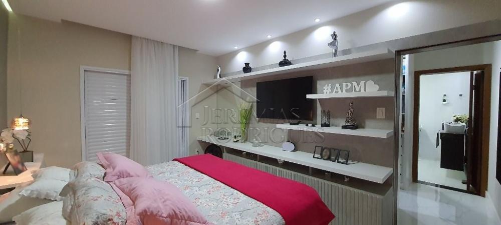 Casa à venda com 3 suítes no Condomínio Parque das Araucárias em Tremembé/SP.