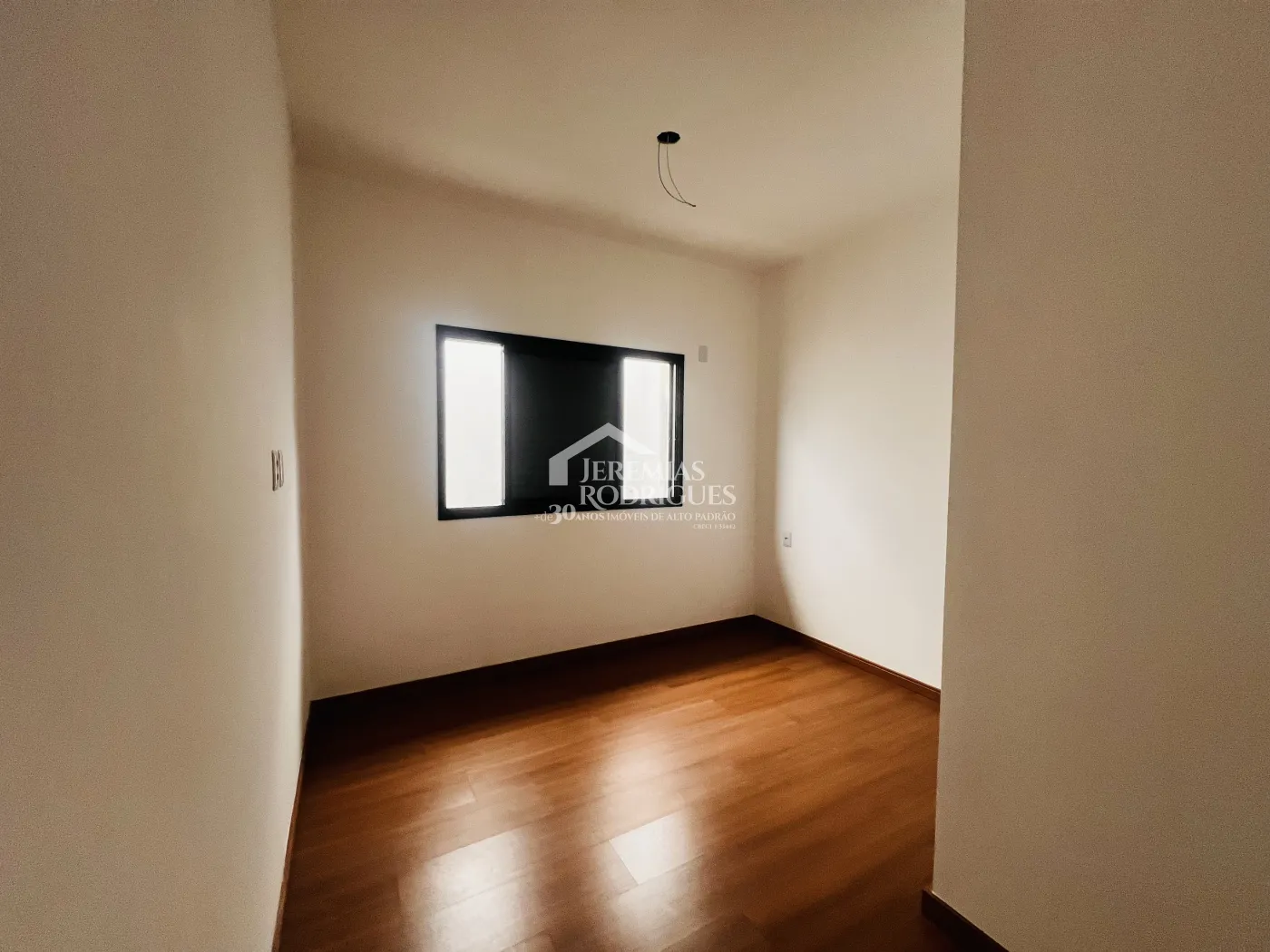 Casa à venda com 3 suítes no Condomínio Campos do Conde I em Tremembé/SP