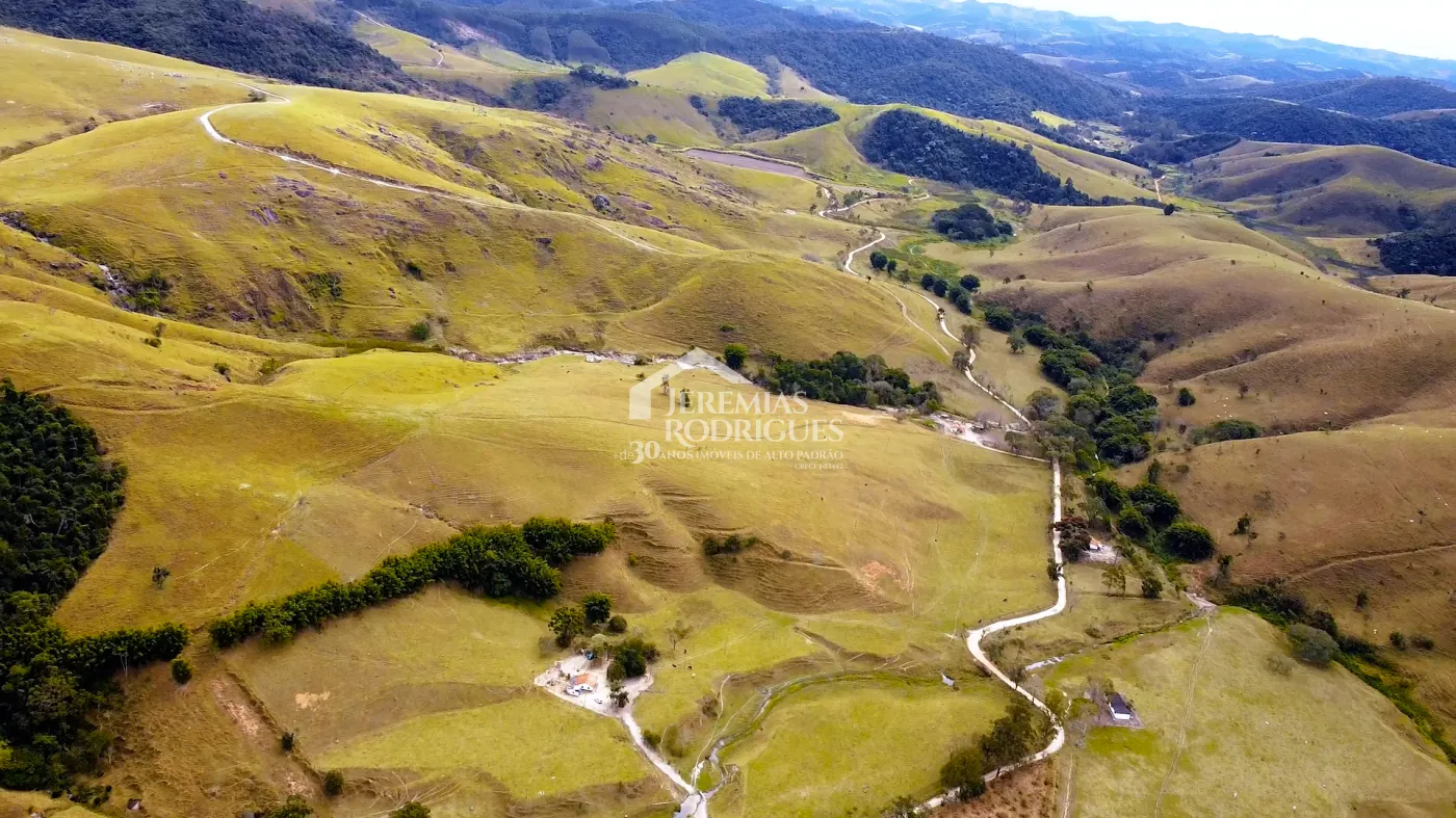 Fazenda à venda com 2.544 hectares em Santa Branca/SP.