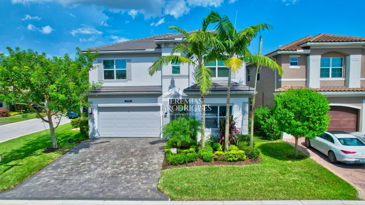 Casa com 4 dormitórios - Condomínio Dakota - Miami/ Flórida