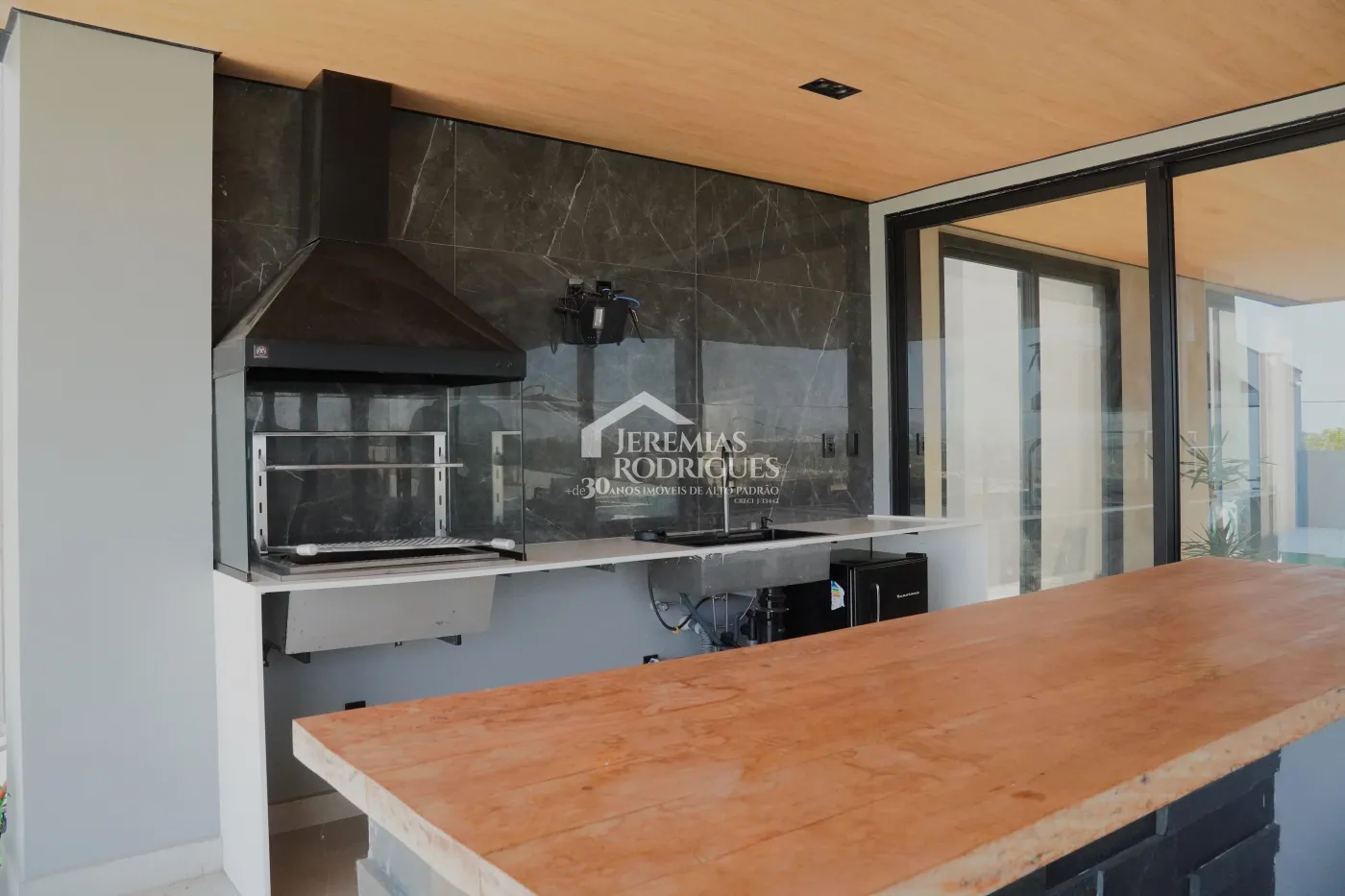 Casa com 4 dormitórios, 550 m² - Condomínio Village da Serra - Tremembé/SP