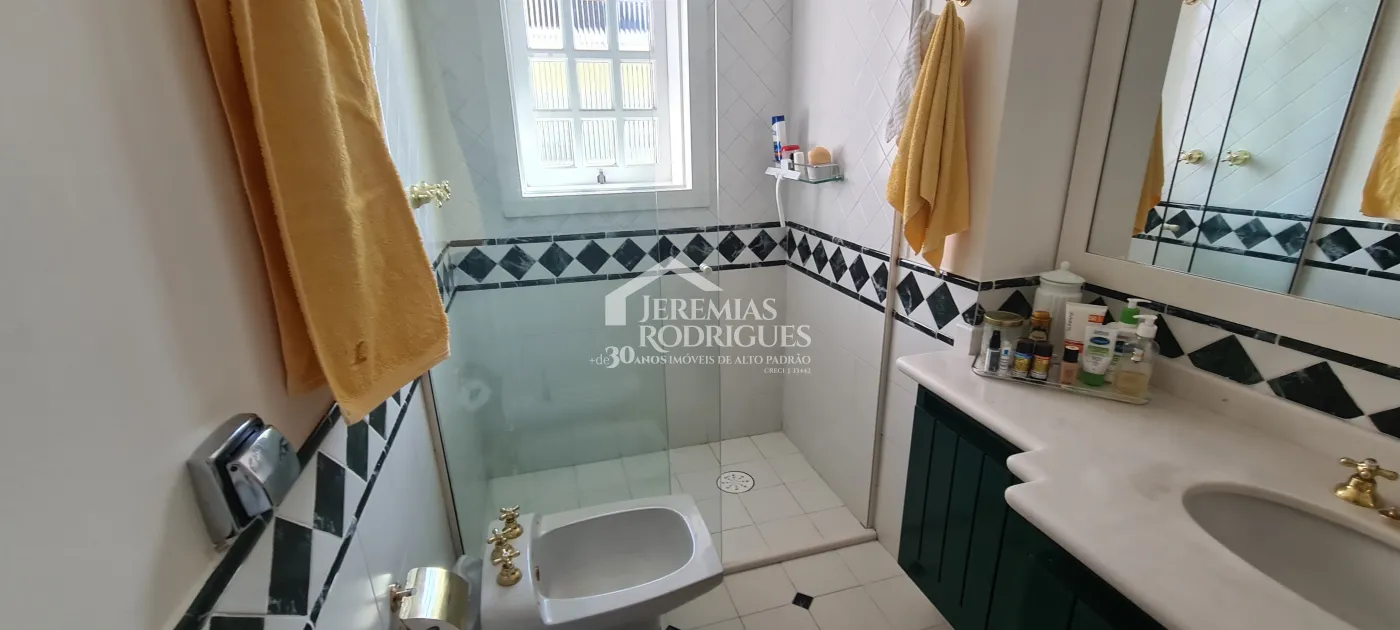Apartamento à venda com 4 suítes no Edifício Evergreen em Campos do Jordão/SP