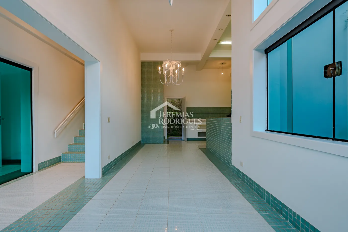 Casa para venda com 5 suítes no Condomínio Jardim Véu da Noiva em Campos do Jordão/SP