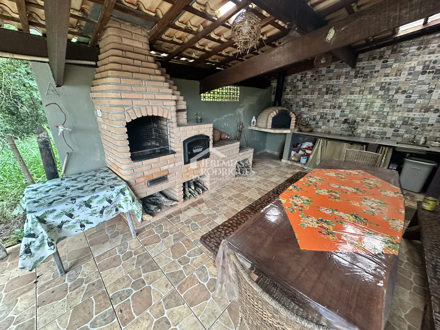 Casa à venda com 3 suítes no Centro em Santo Antônio do Pinhal/SP