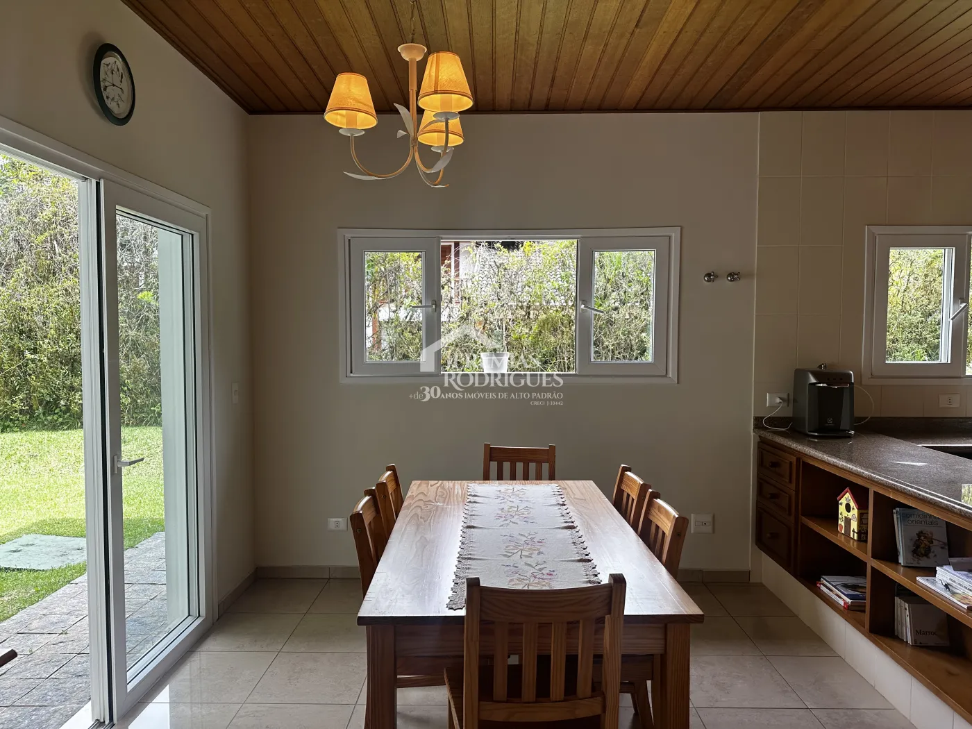 Casa à venda no Condomínio Vila Simonsen em Campos do Jordão/SP
