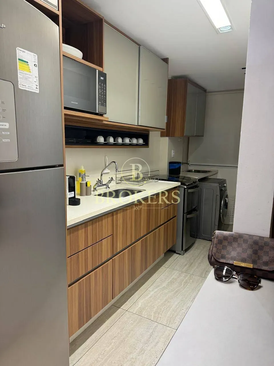 Apartamento a venda. Ipanema na quadra da praia! 2 quartos (1 suíte), varanda com vista mar, vaga,