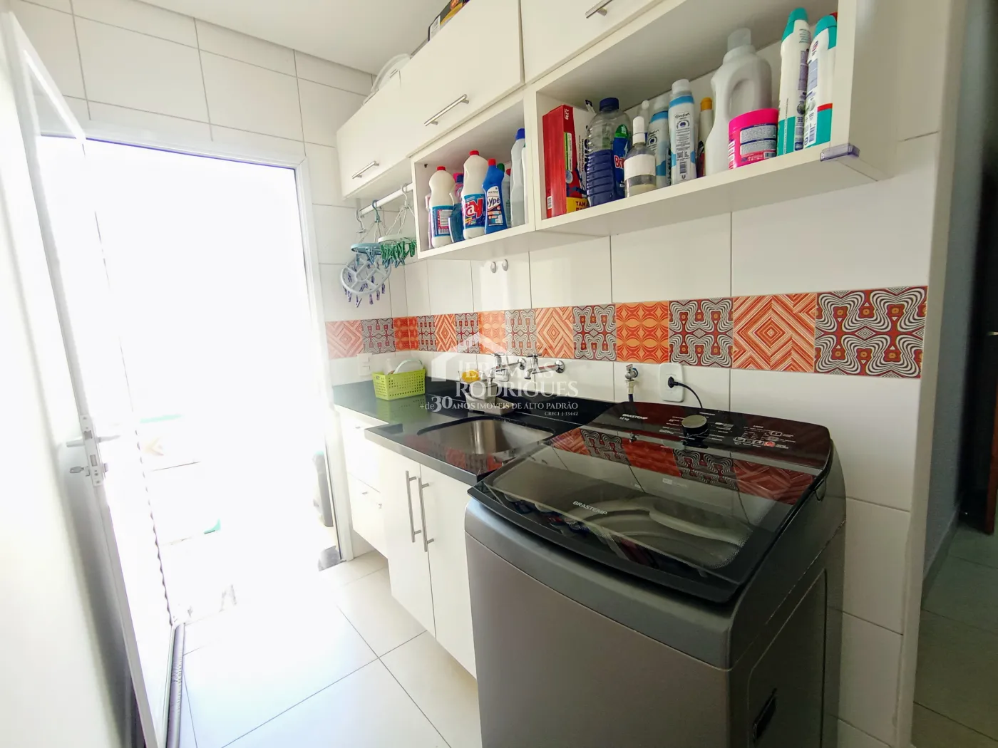 Casa para venda com 3 dormitórios no Condomínio Campos Do Conde II Versailles em Tremembé/SP