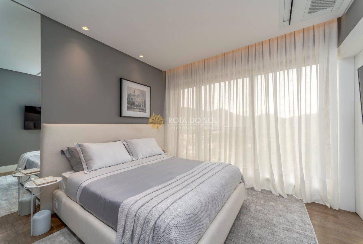 Yachthouse Apartamento Alto Padrão 4 Suítes no Centro de Balneário Camboriú SC