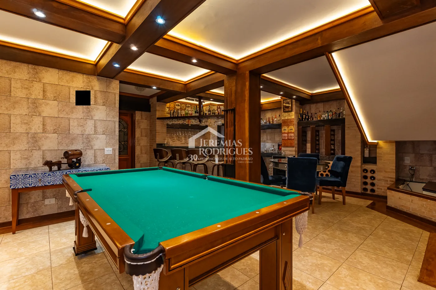 Casa com 5 suítes, 950 m² - Alto do Capivari - Campos do Jordão/SP