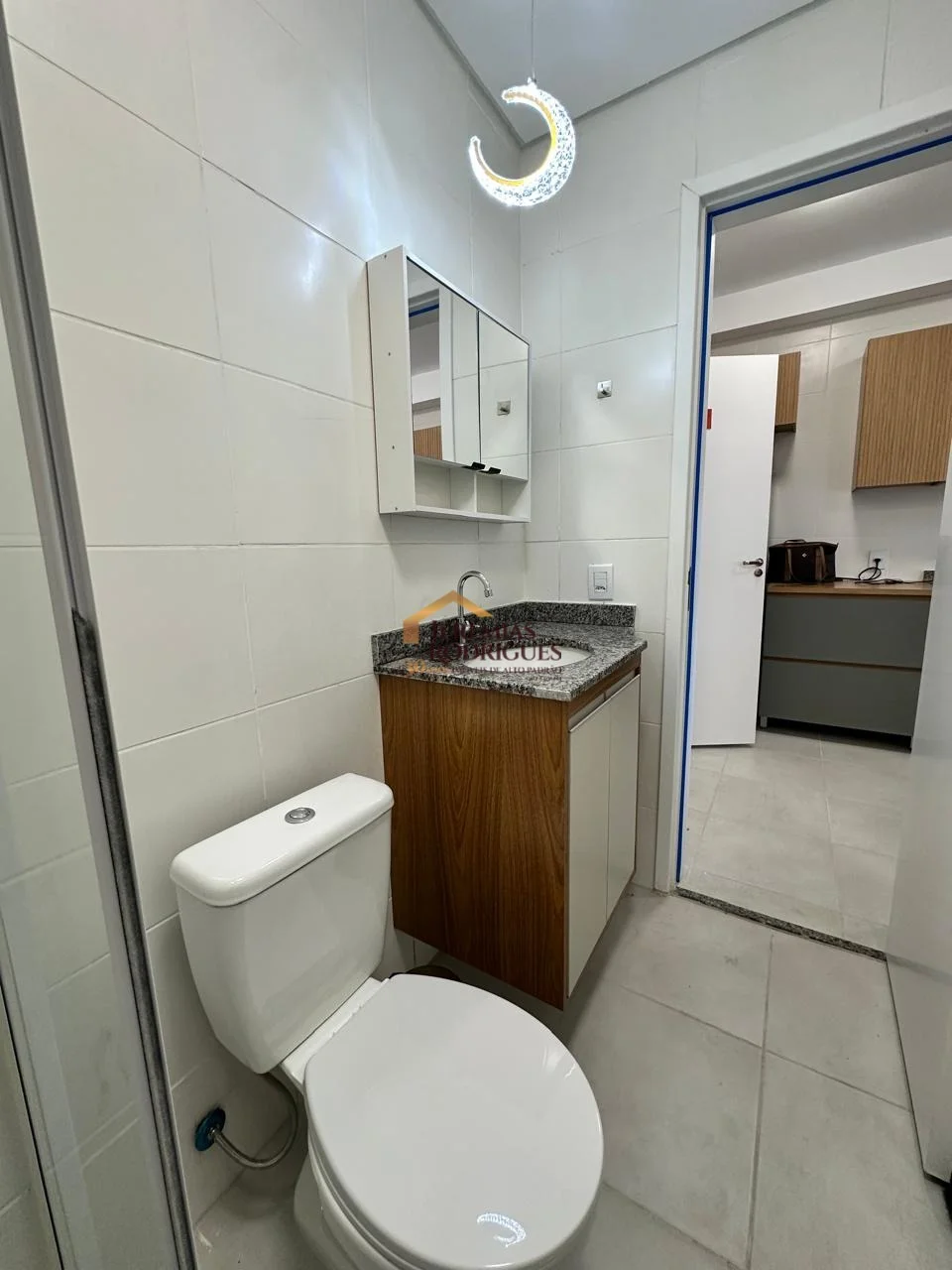 Loft mobiliado para locação e venda no Condomínio Spot Residences em Taubaté/SP.