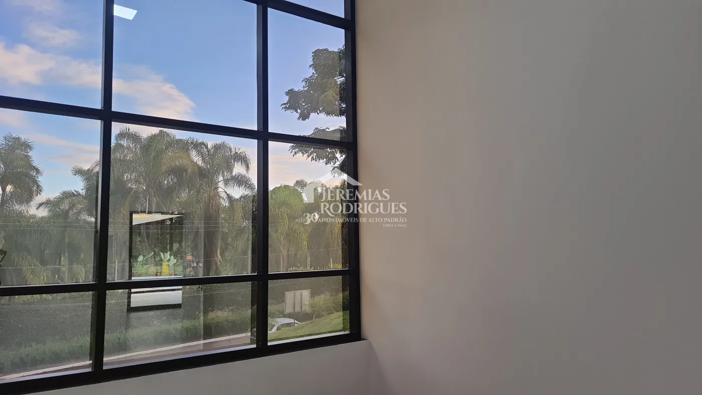 Casa à venda com 3 suítes no Condomínio Chácaras Cataguá em Taubaté/SP.