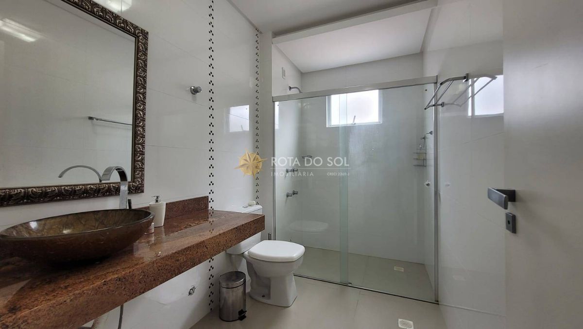 Residecial Embaixador Apartamento 3 Suítes e 2 Vagas em Meia Praia Itapema SC