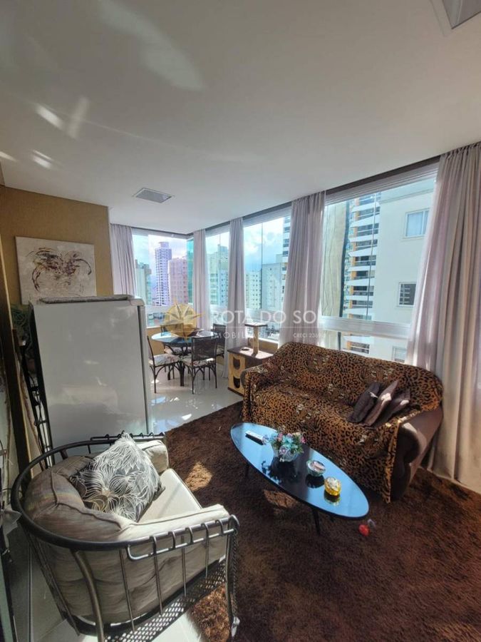 London apartamento mobiliado com 3 quartos na Meia Praia Itapema SC