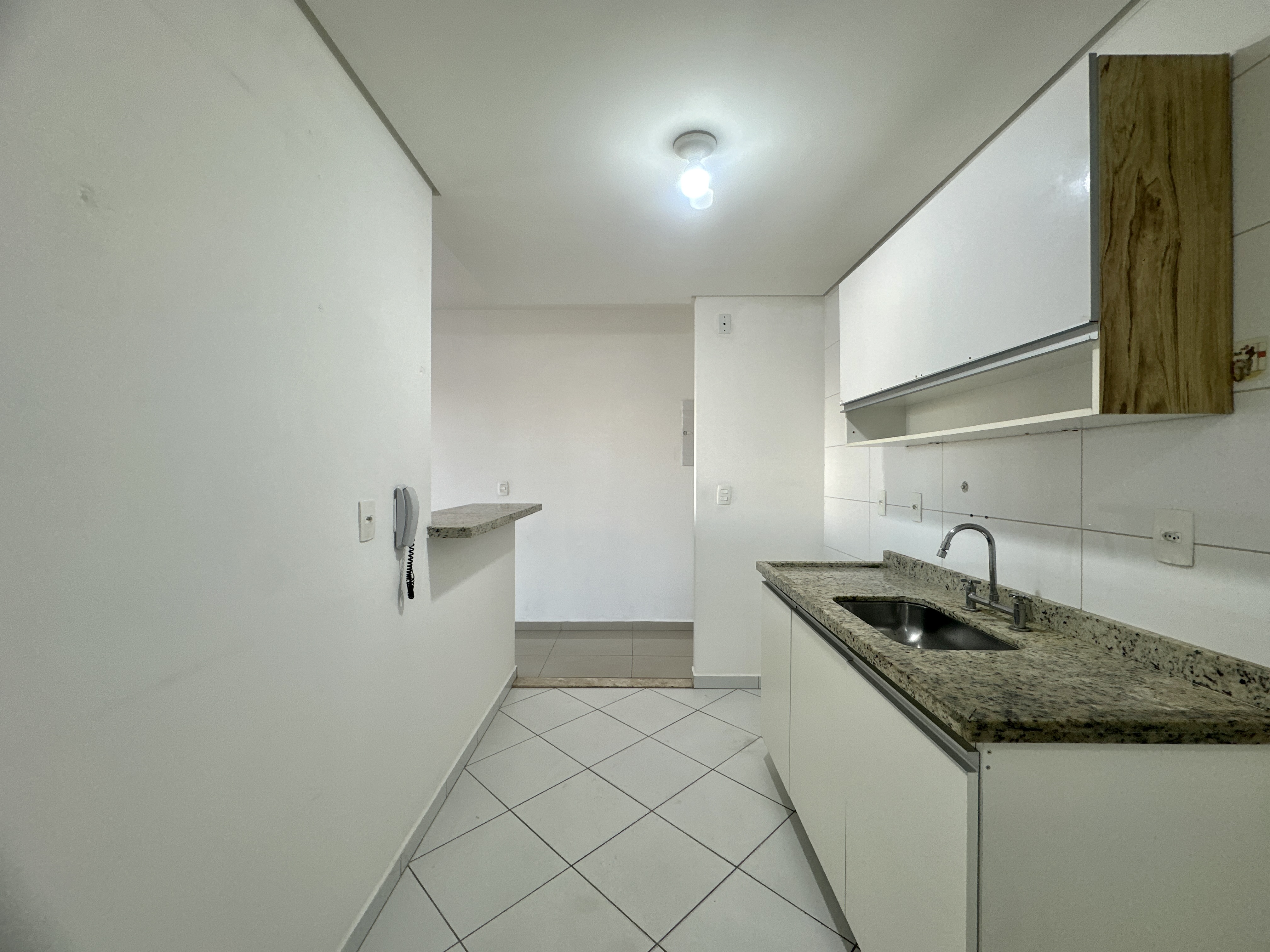 Apartamento para locação com 2 dormitórios, 75 m² no Edifício Camburi em Taubaté/SP