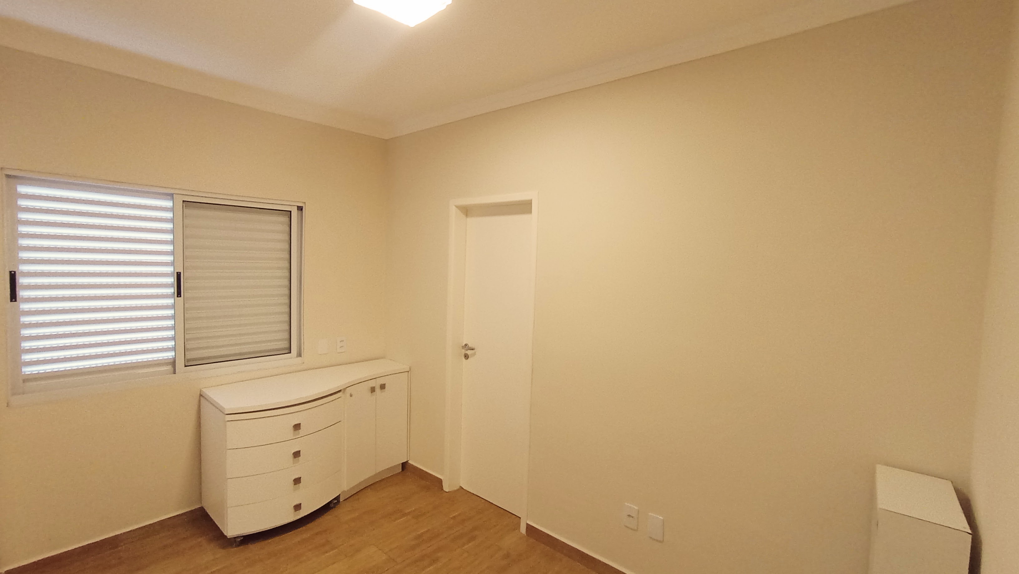 Casa para locação com 3 suítes no Condomínio Campos do Conde II - Chambord em Tremembé/SP.