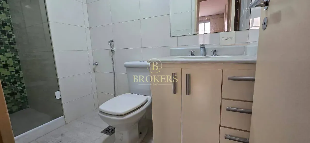 Apartamento à venda, Flamengo - Av Oswaldo Cruz - Varanda, quarto, cozinha e dependência completa -
