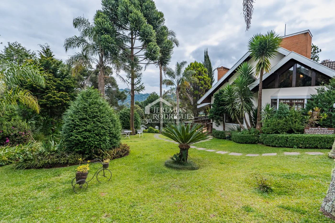 Casa com 4 dormitórios, 450 m² - Atalaia - Campos do Jordão/SP