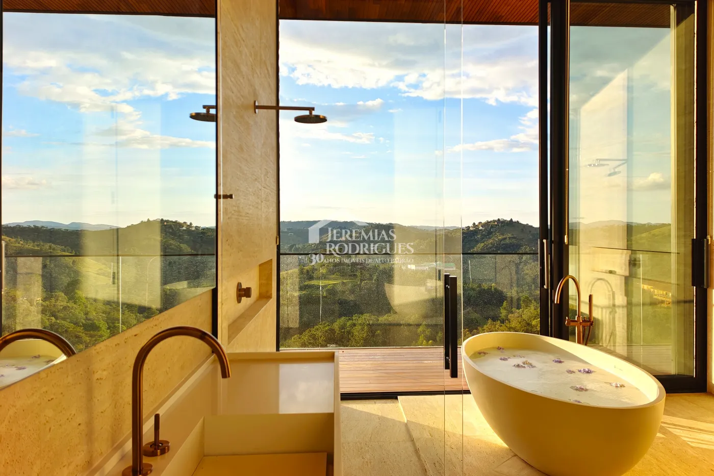 Mansão à venda com 11 suítes no Condomínio Gran Ville em Campos do Jordão/SP.