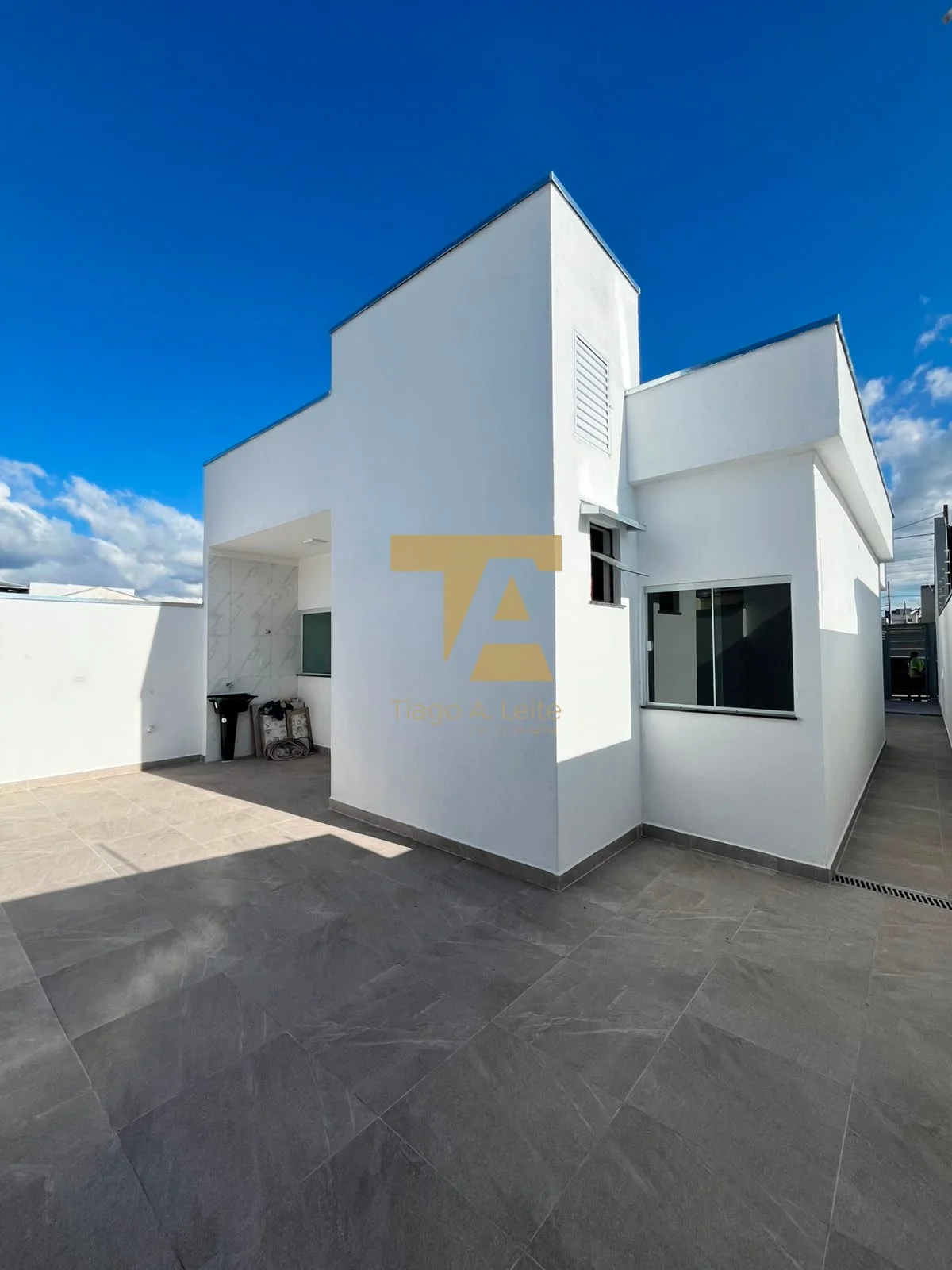 Casa à Venda com Suíte no Flamboyant, Pindamonhangaba | Design com Claraboia — foto 2