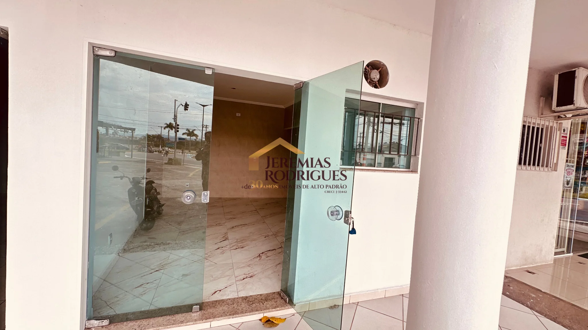 Sala Comercial para locação no bairro Chácara da Galega em Pindamonhangaba/SP. — foto 8