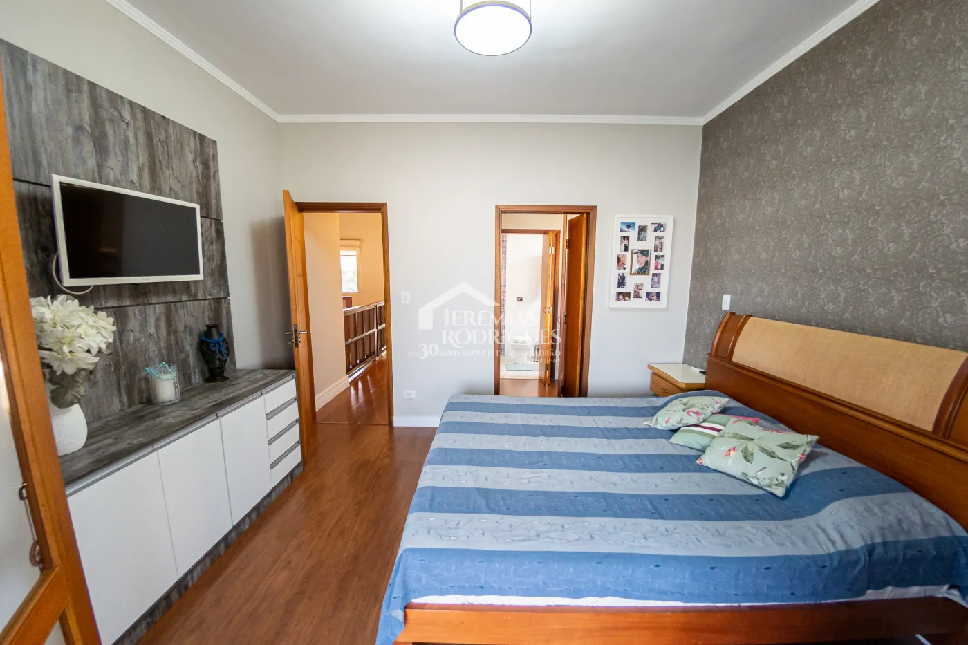 Casa à venda no Condomínio Colonial Village I em Pindamonhangaba/SP