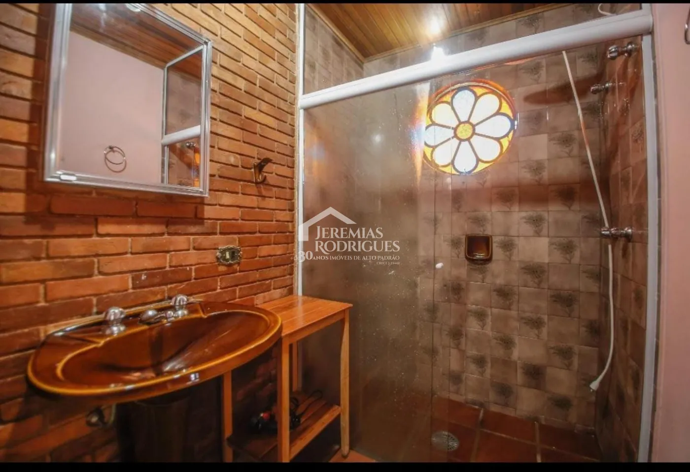 Casa para venda com 11 dormitórios no bairro Recanto Feliz em Campos do Jordão/SP