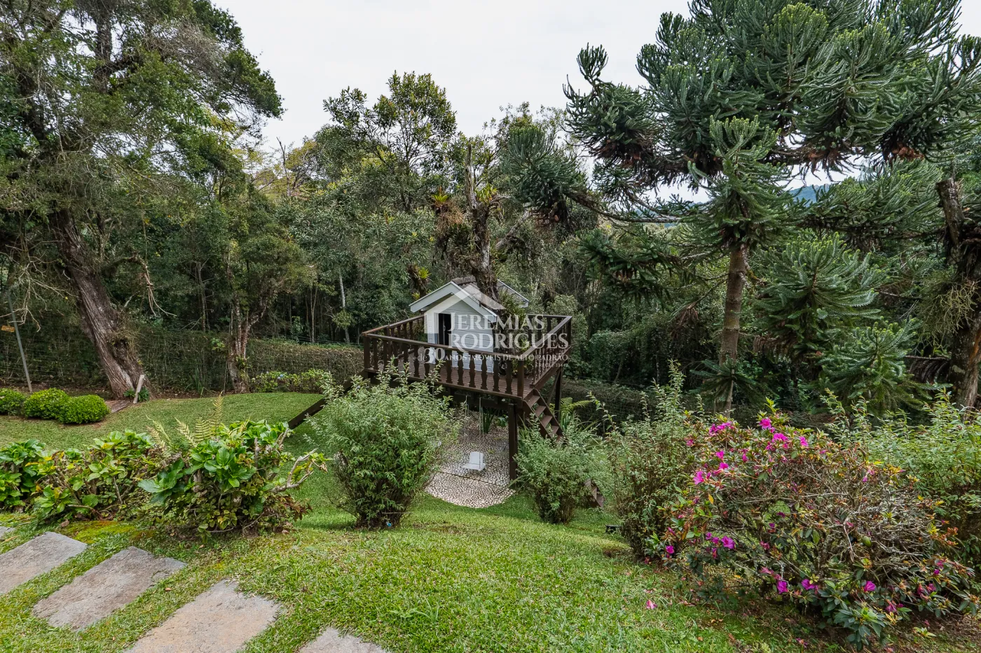 Casa com 4 dormitórios, 450 m² - Atalaia - Campos do Jordão/SP