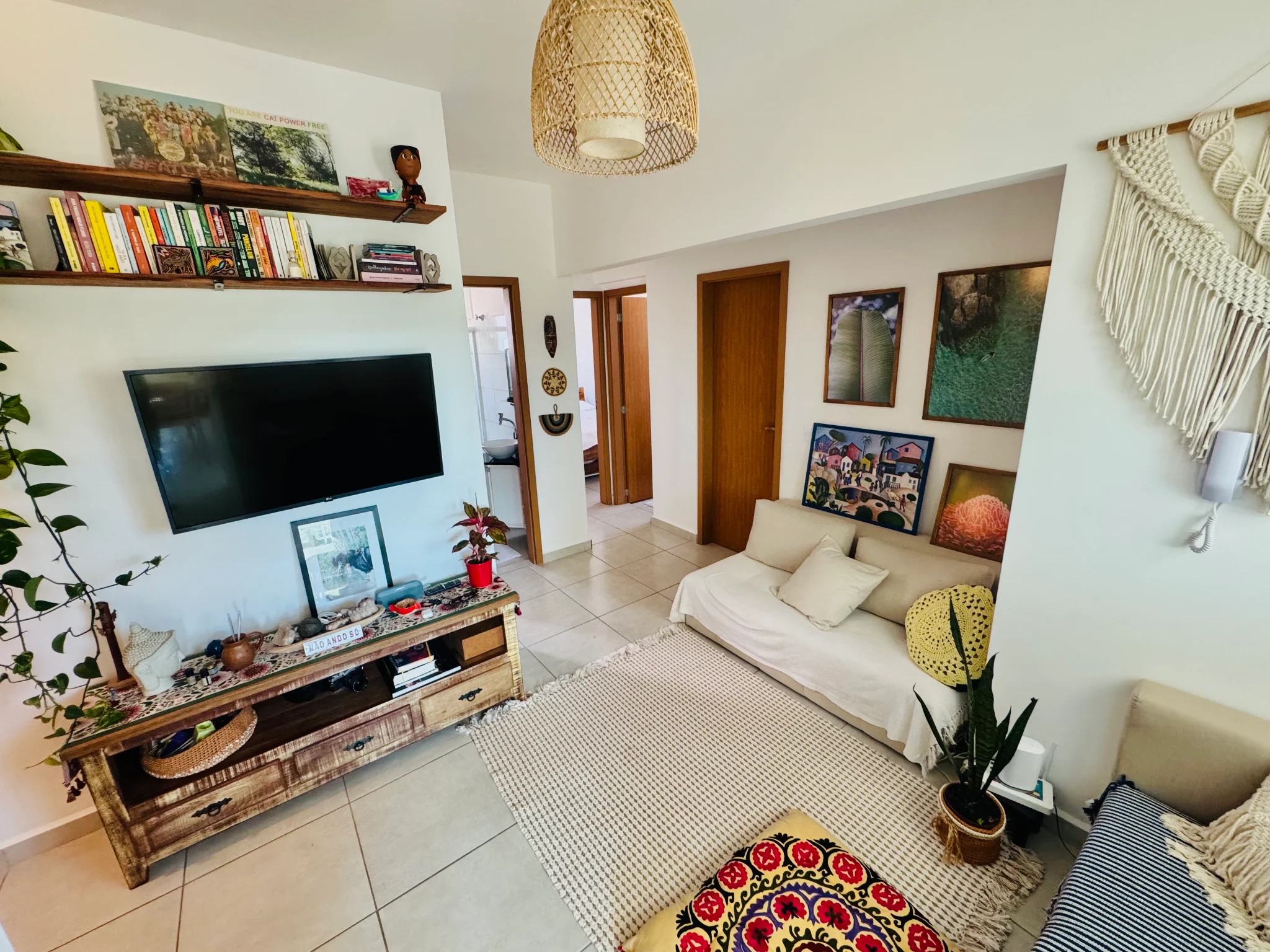 Apartamento à venda com 3 dormitórios no Condomínio Jardim das Palmeiras em Ubatuba/SP. 