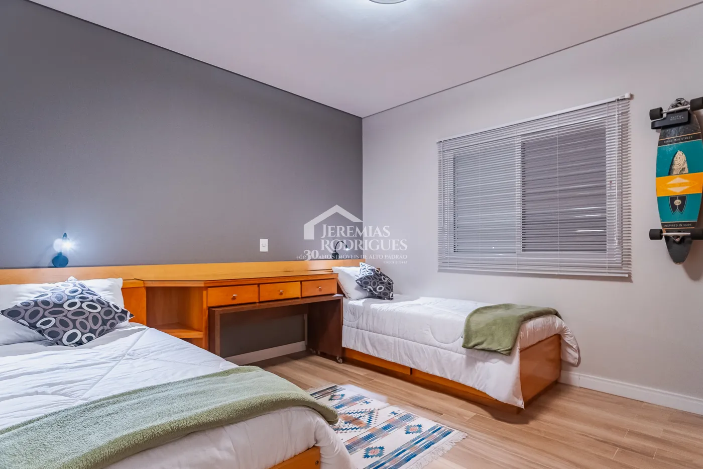 Casa com 4 dormitórios à venda, 330 m² - Parque da Mantiqueira - Santo Antônio do Pinhal/SP