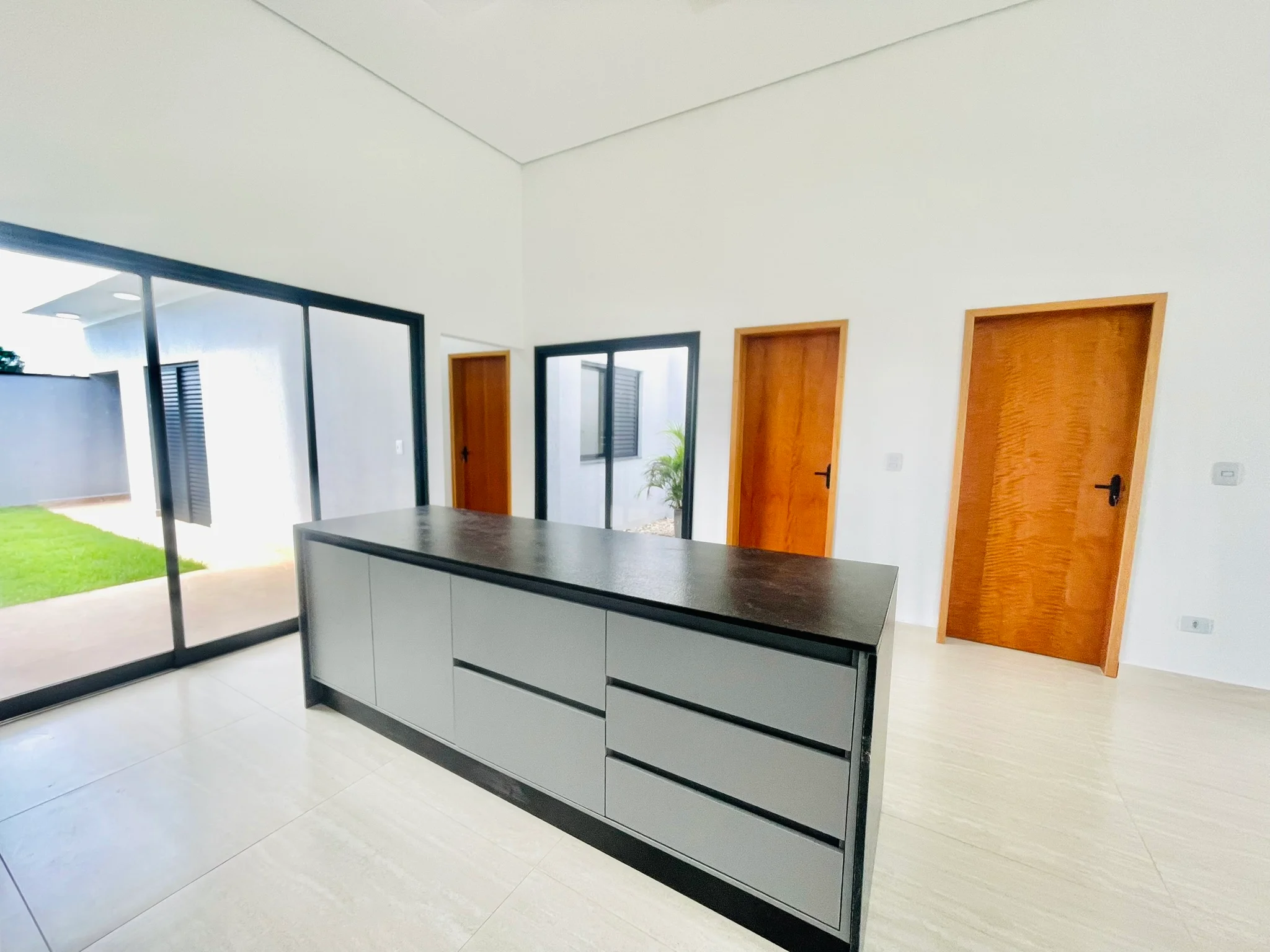 Casa para venda e locação, com 3 dormitórios no Condomínio Vila Romana em Pindamonhangaba/SP