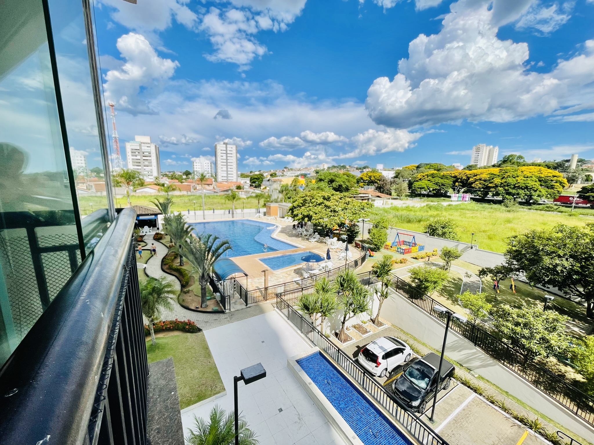 Apartamento à venda com 3 dormitórios, 82 m² no Condomínio Cyan em Taubaté/SP. 