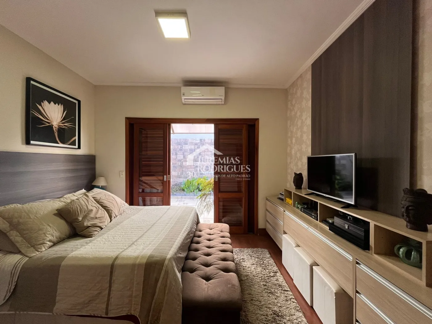 Casa para venda e locação com 2 suítes no Condomínio Verdes Vales em Taubaté/SP