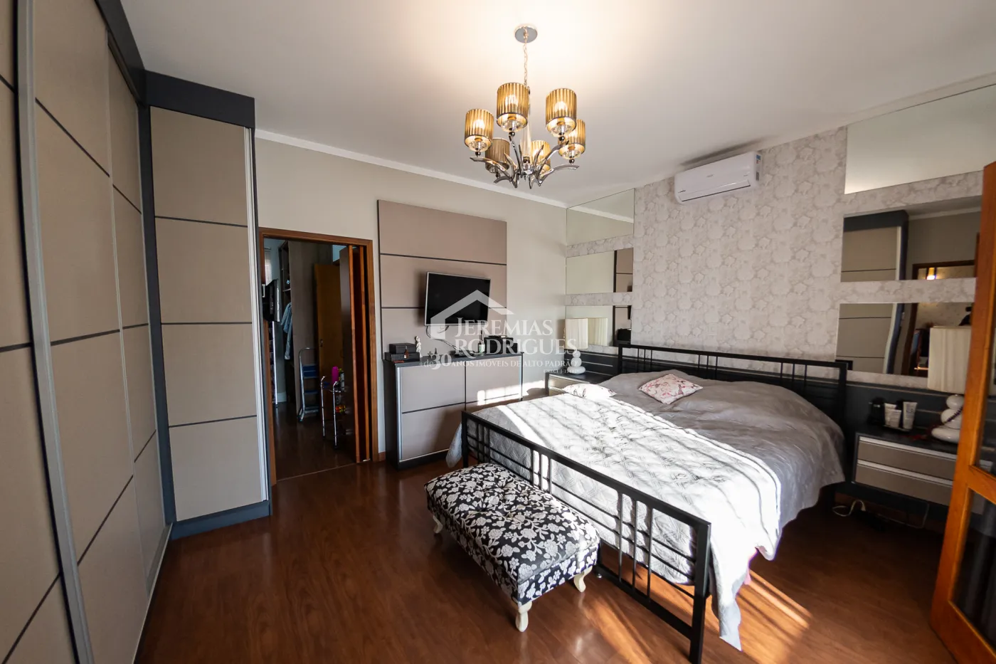 Casa à venda no Condomínio Colonial Village I em Pindamonhangaba/SP