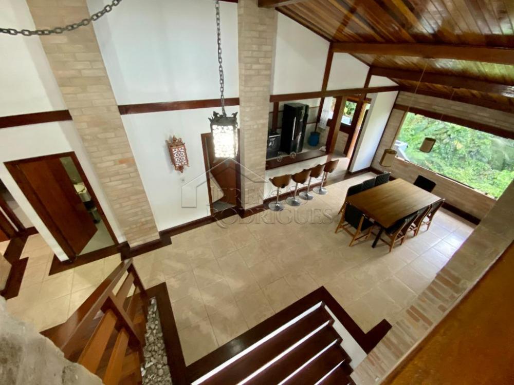 Casa à venda no Condomínio Domingas Dias em Ubatuba/SP.