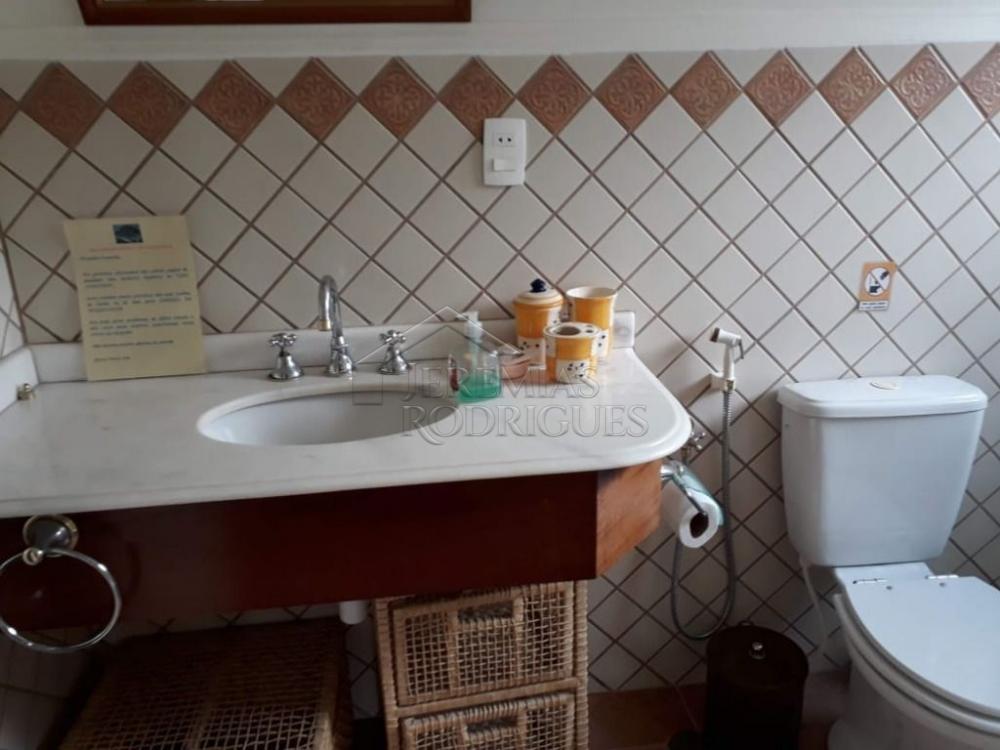 Casa à venda com 3 suítes no Condomínio Recanto do Fojo em Campos do Jordão/SP
