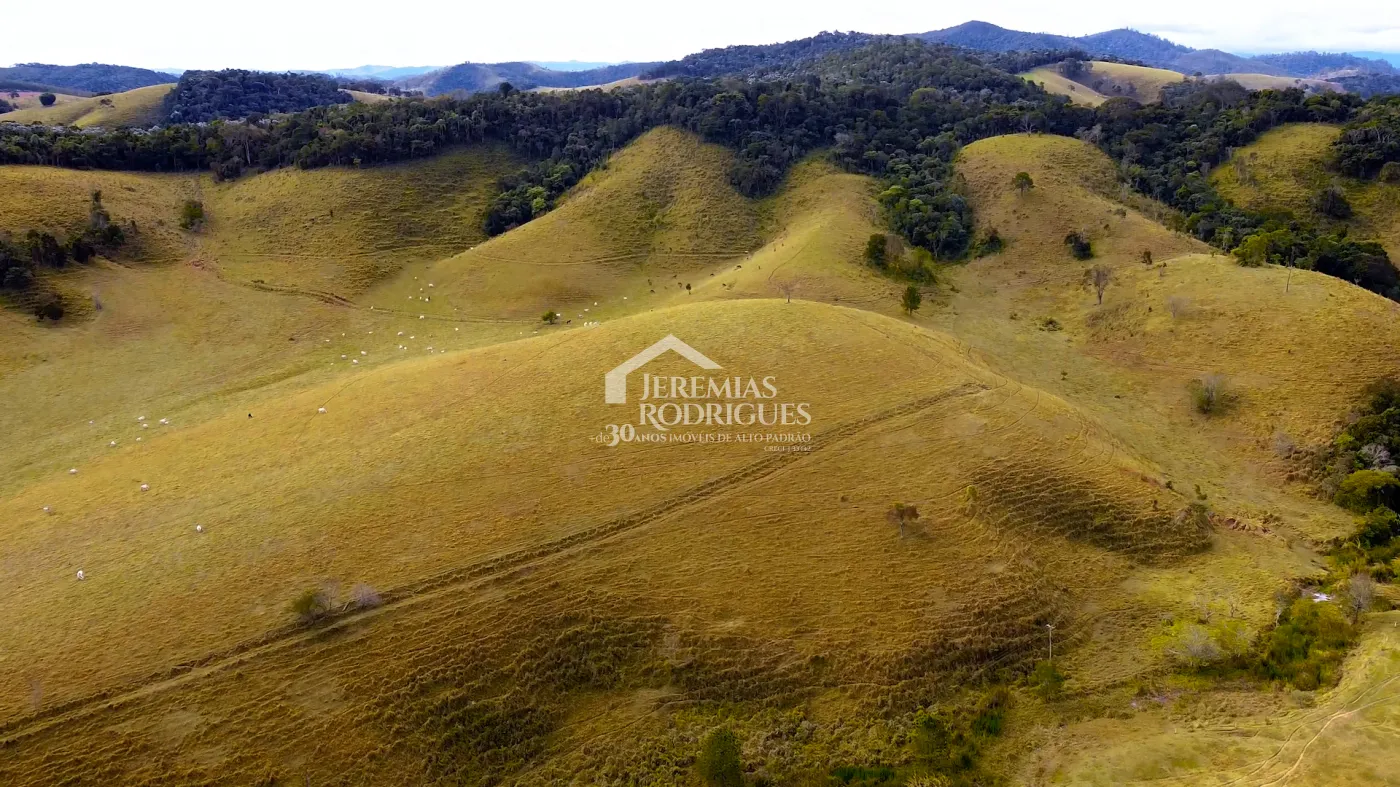 Fazenda à venda com 2.544 hectares em Santa Branca/SP.