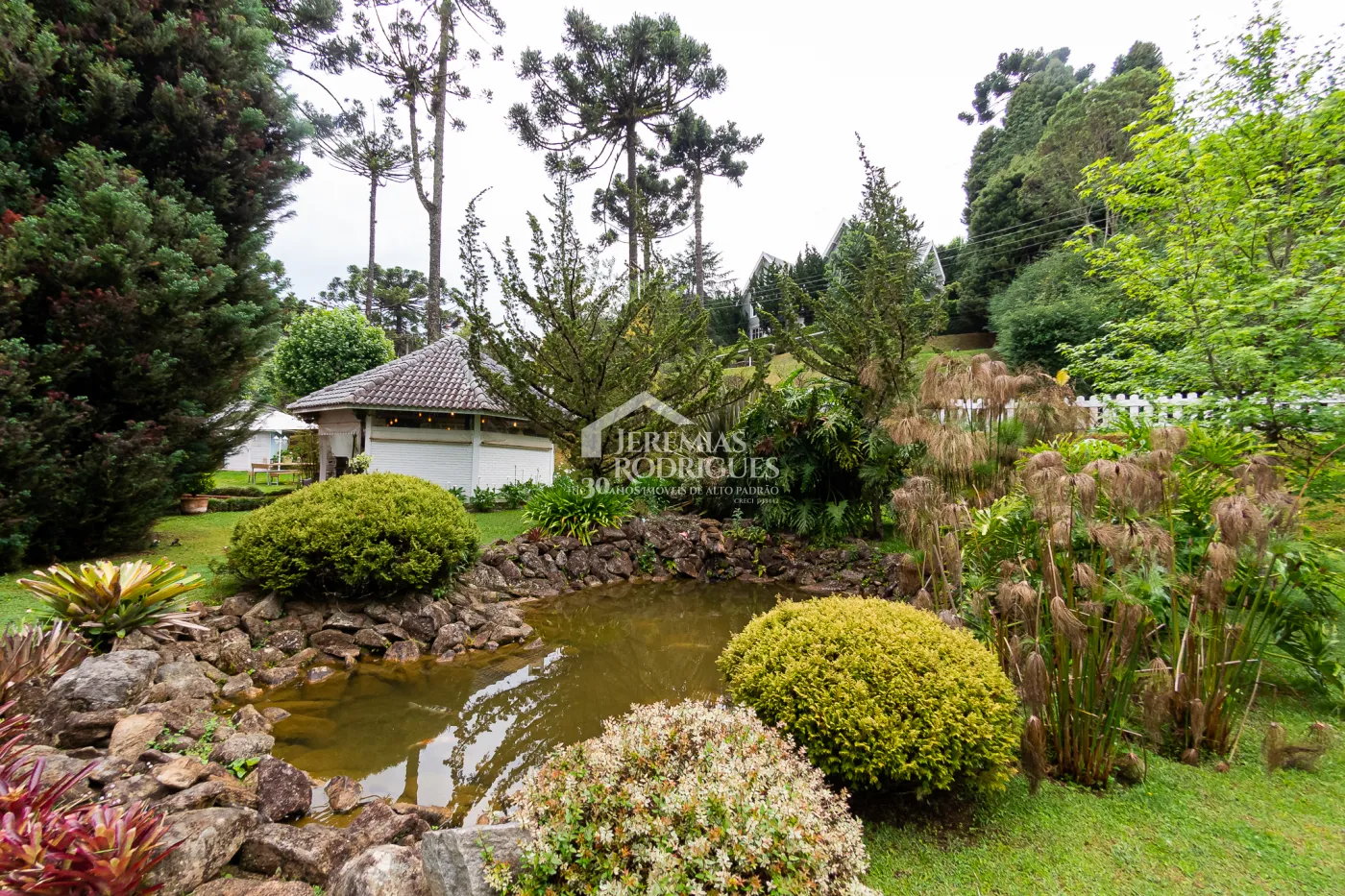 Casa com 7 dormitórios, 350 m² - Condomínio Aldeia Austríaca - Campos Jordão/SP