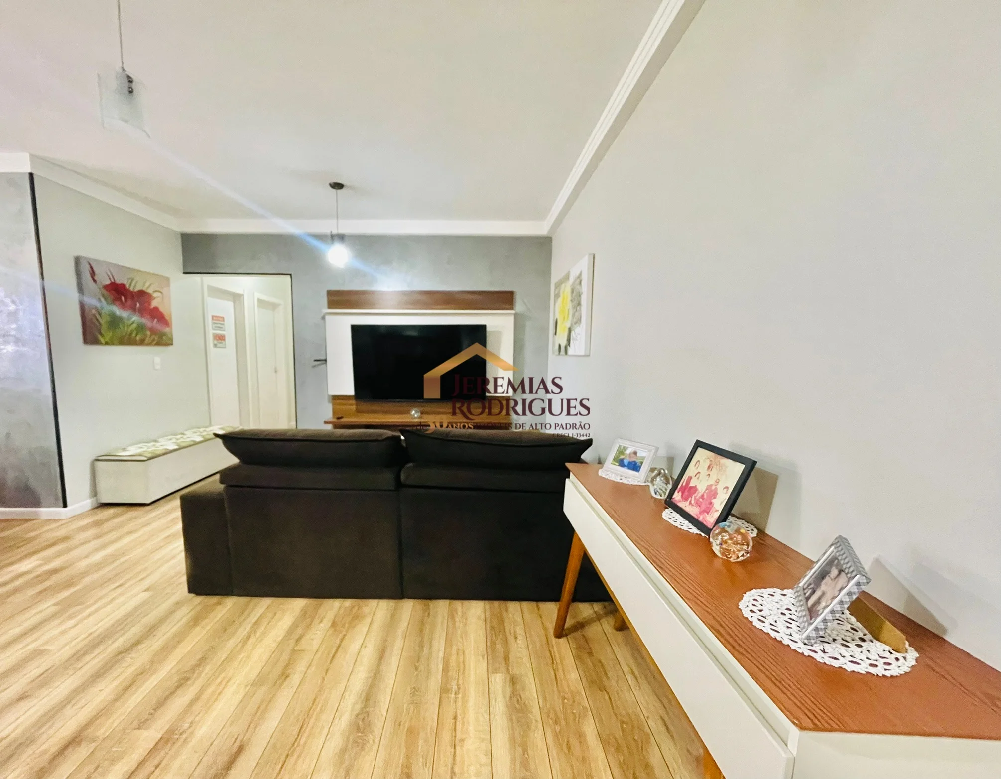 Apartamento à venda no Edifício Maison em Taubaté/ SP.