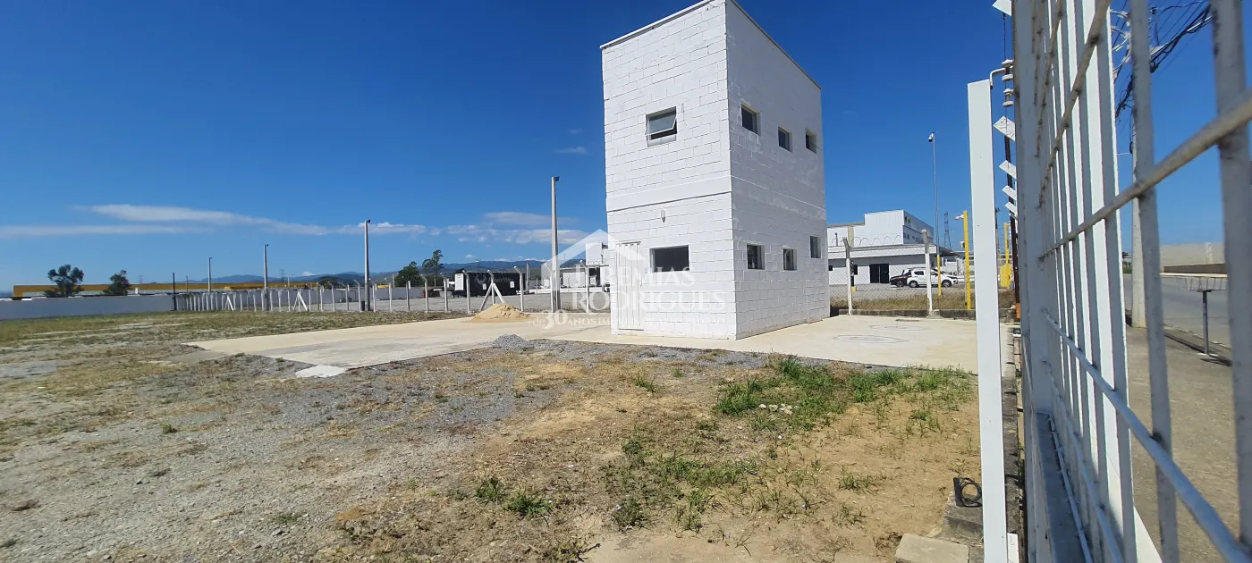 Terreno comercial para venda e locação com 5.437 m² no bairro Feital em Pindamonhangaba/SP