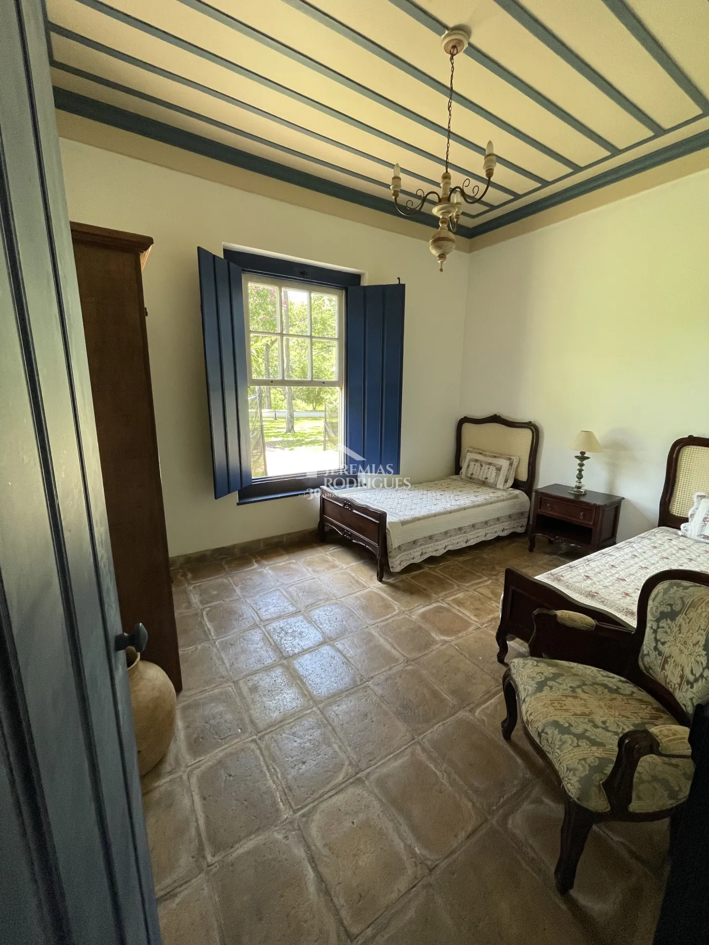 Fazenda com 12 dormitórios - Taubaté/SP